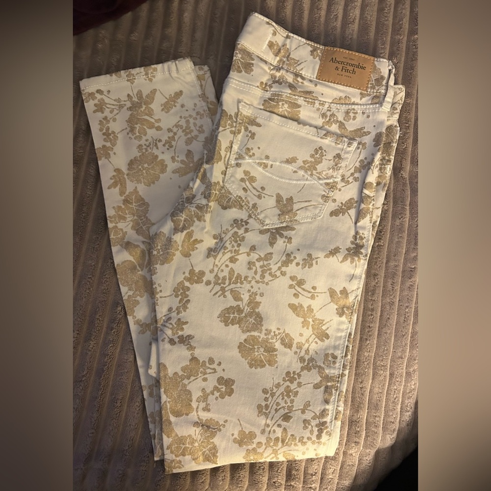 Abercrombie & Fitch Skinny Floral Beige Jeans